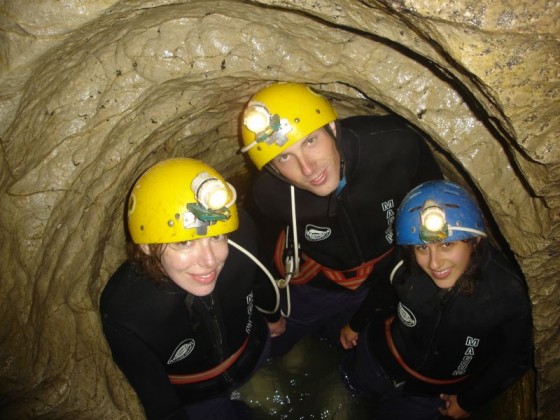 In einer ausgewaschenen Ecke der Waitomo Caves