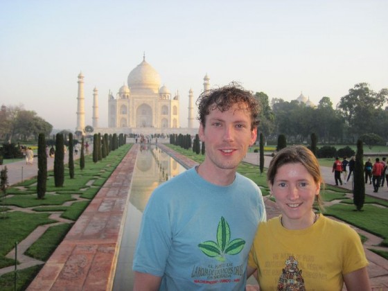 Ich und Martina vor dem Taj Mahal