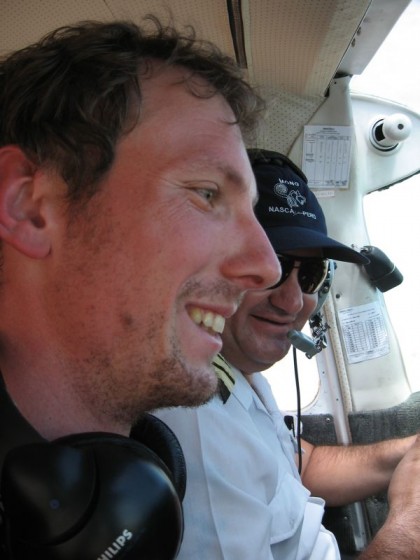 Ich sitze im Cockpit beim Flug über die Nazca-Linien